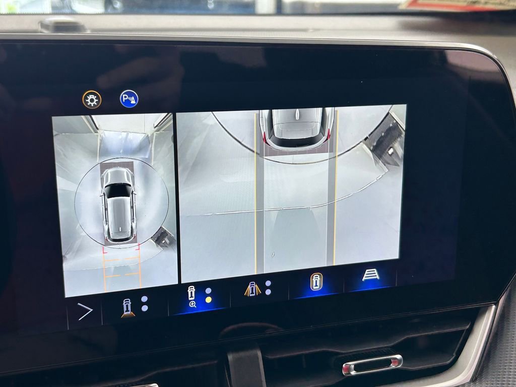 Used 2025 Chevrolet Equinox LT w/ Safety and Technology Package FWD image 26