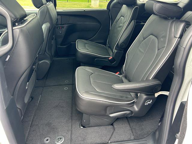 New 2026 Chrysler Pacifica Limited w/ S Appearance Package image 27