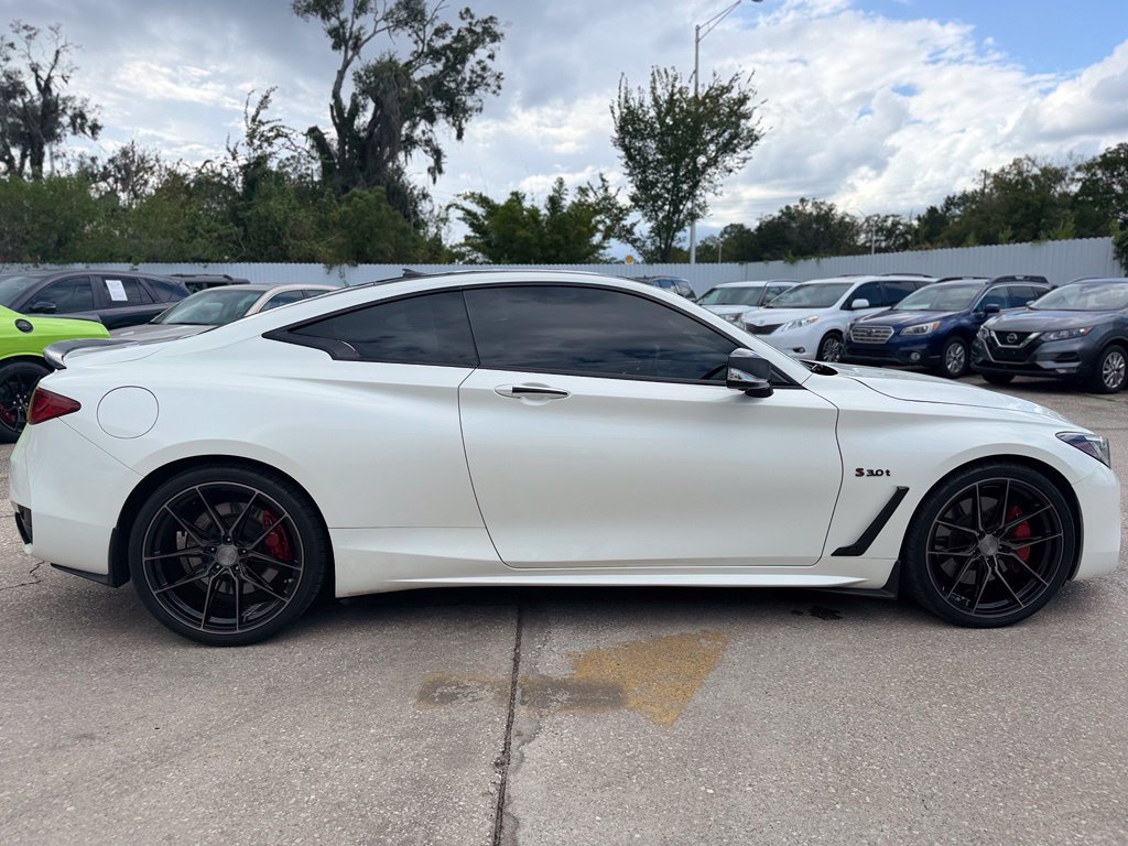 Used 2017 INFINITI Q60 Red Sport 400 AWD/4WD image 7