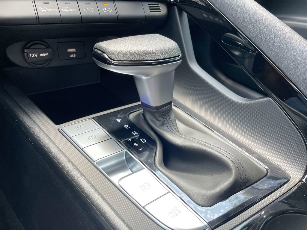 Used 2025 Hyundai Elantra Blue image 46