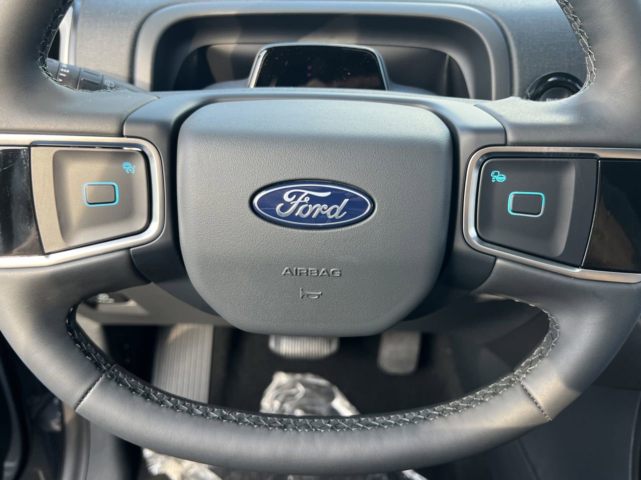 New 2026 Ford Expedition Active image 9