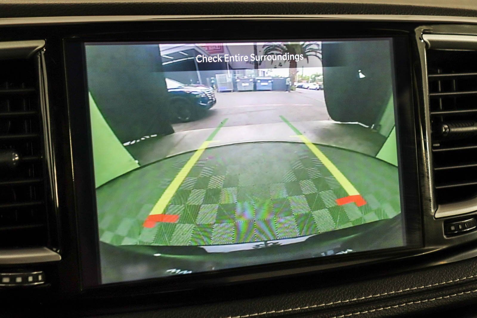 Used 2024 Chrysler Pacifica Select image 25