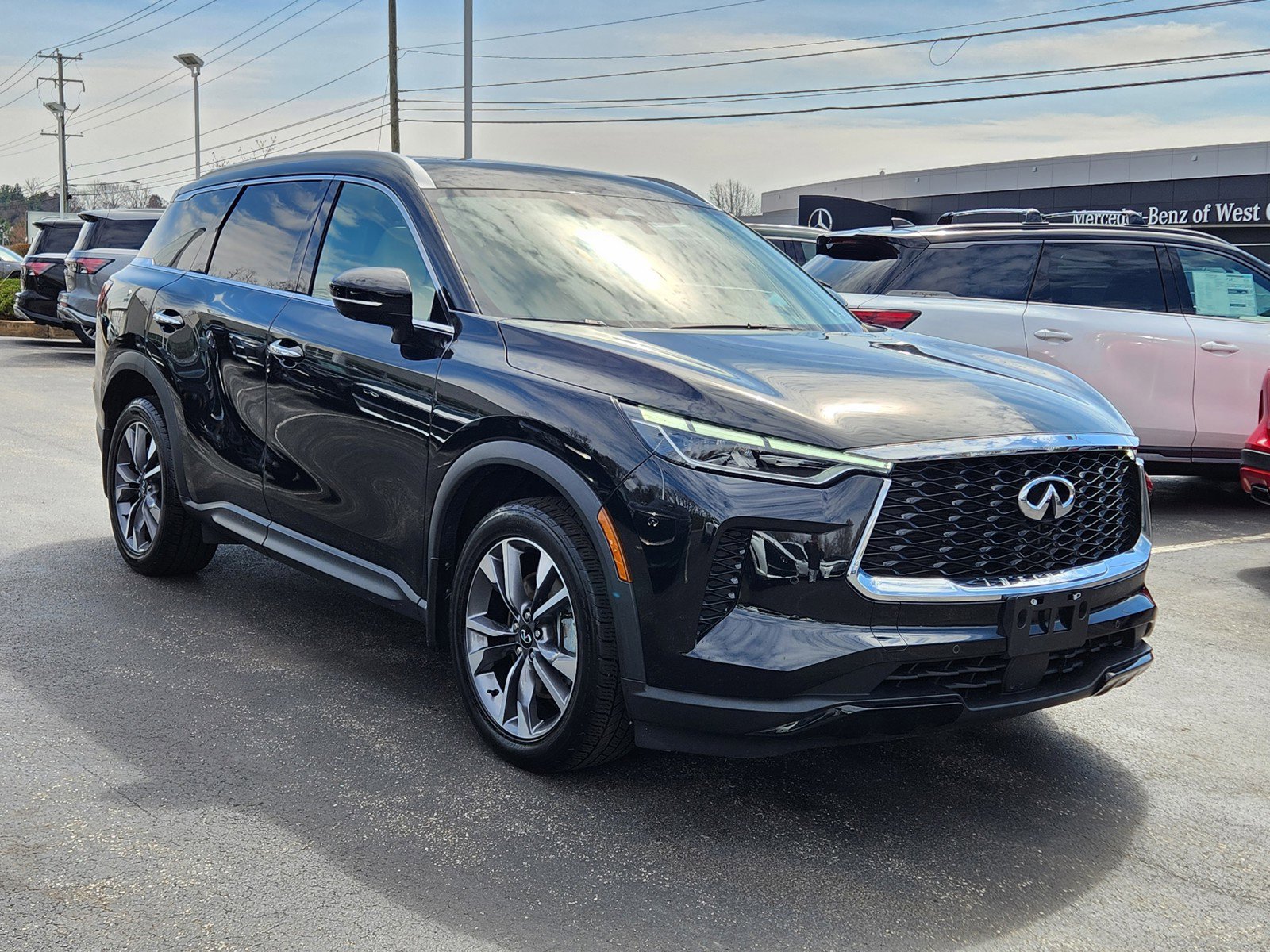 Used 2023 INFINITI QX60 Luxe image 2