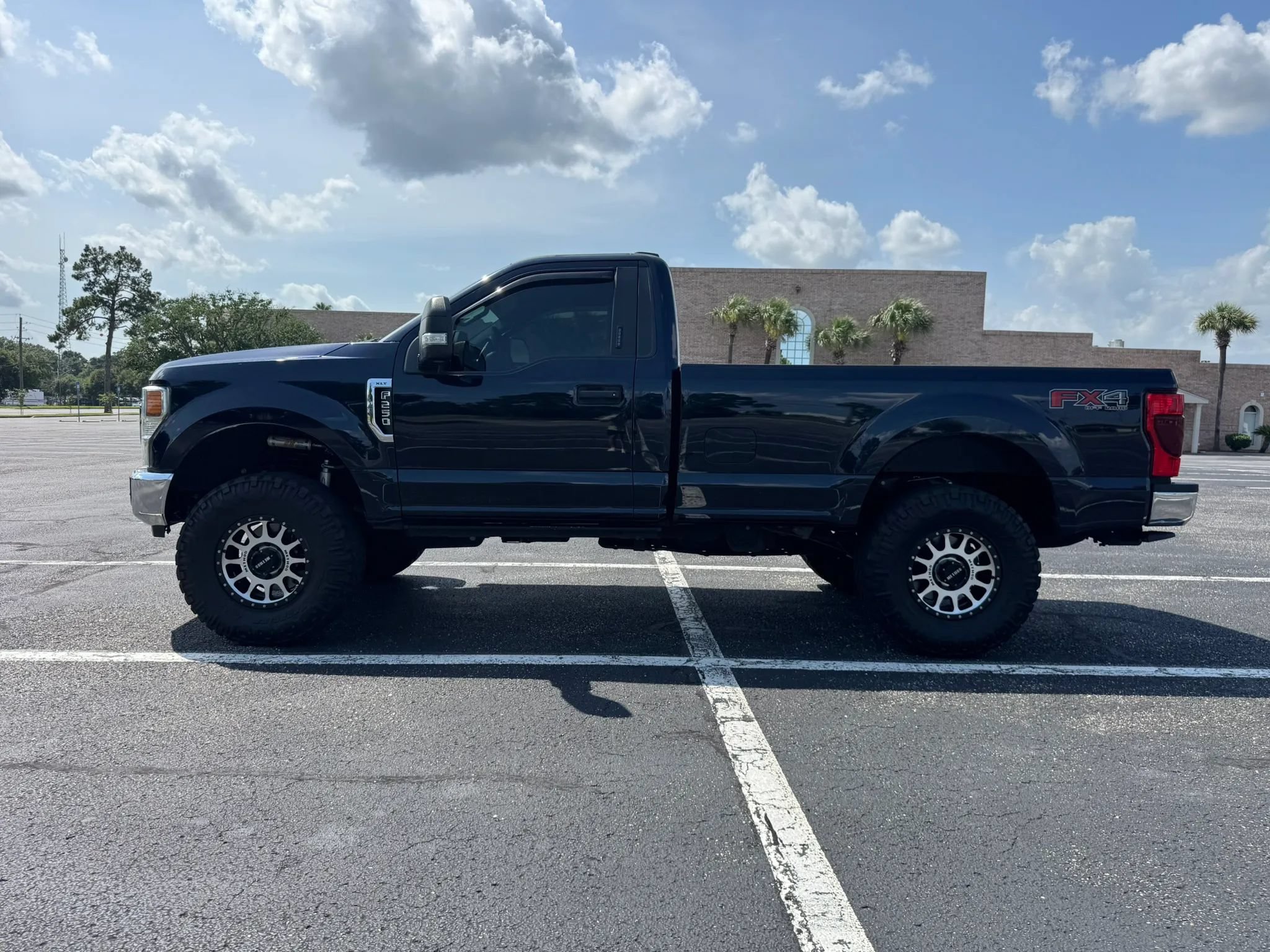 Used 2022 Ford F250 XLT w/ XLT Value Package AWD/4WD image 9