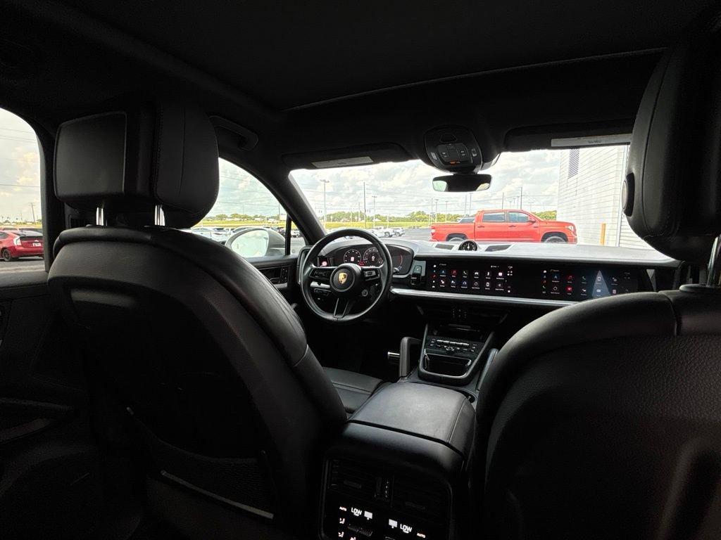 Used 2024 Porsche Cayenne S AWD/4WD image 33