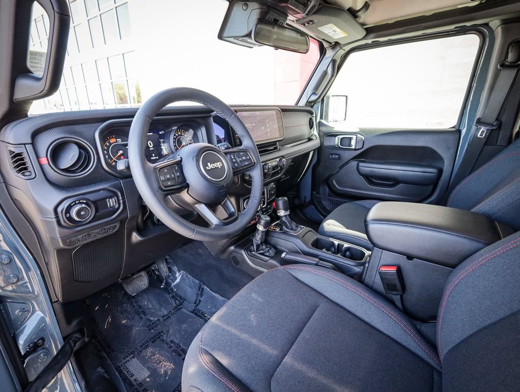 Used 2025 Jeep Wrangler Unlimited Rubicon AWD/4WD image 11