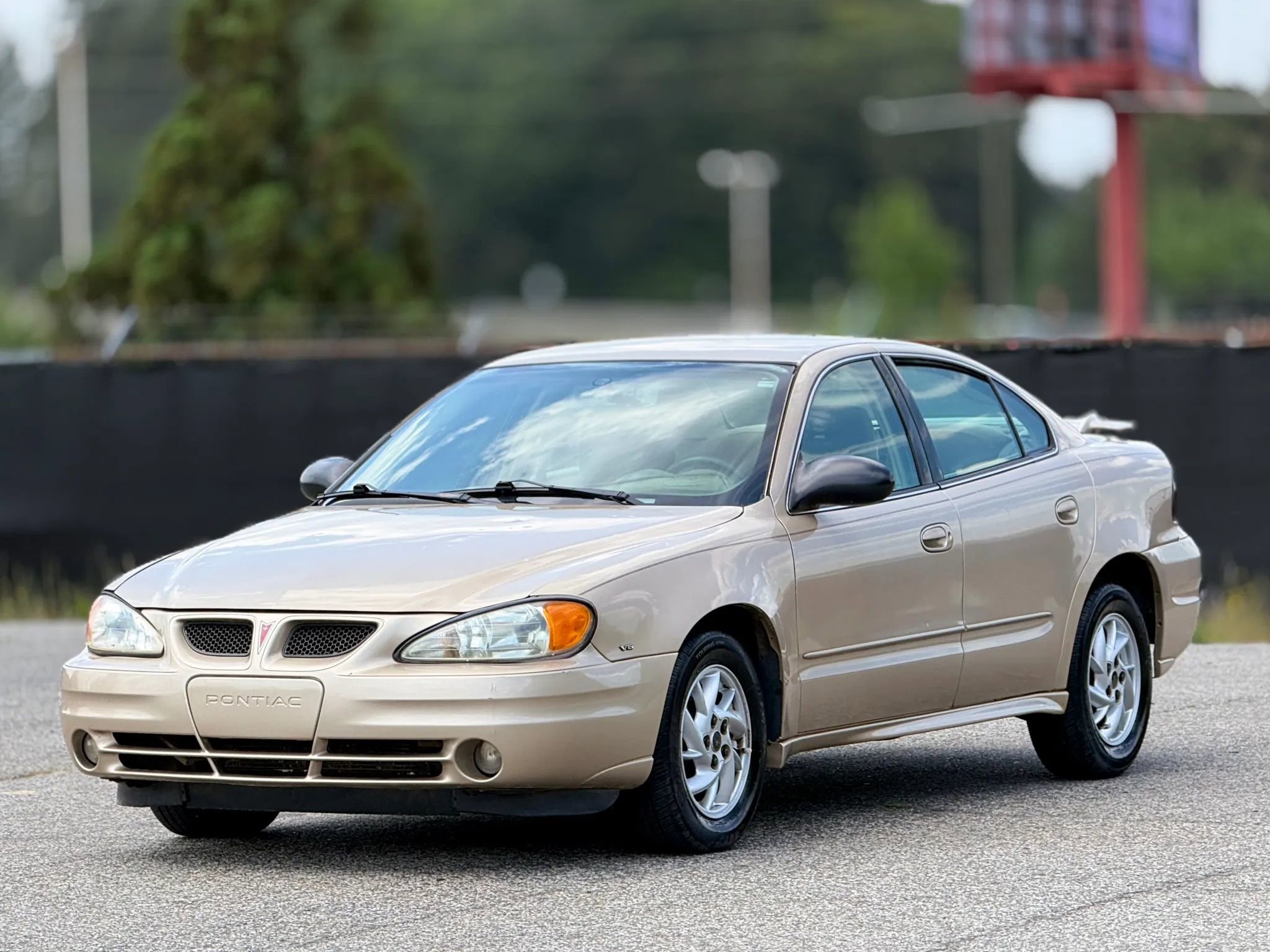 Used 2004 Pontiac Grand Am SE FWD image 6