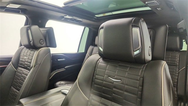 Used 2023 Cadillac Escalade ESV Sport Platinum w/ LPO, ONYX Package image 38