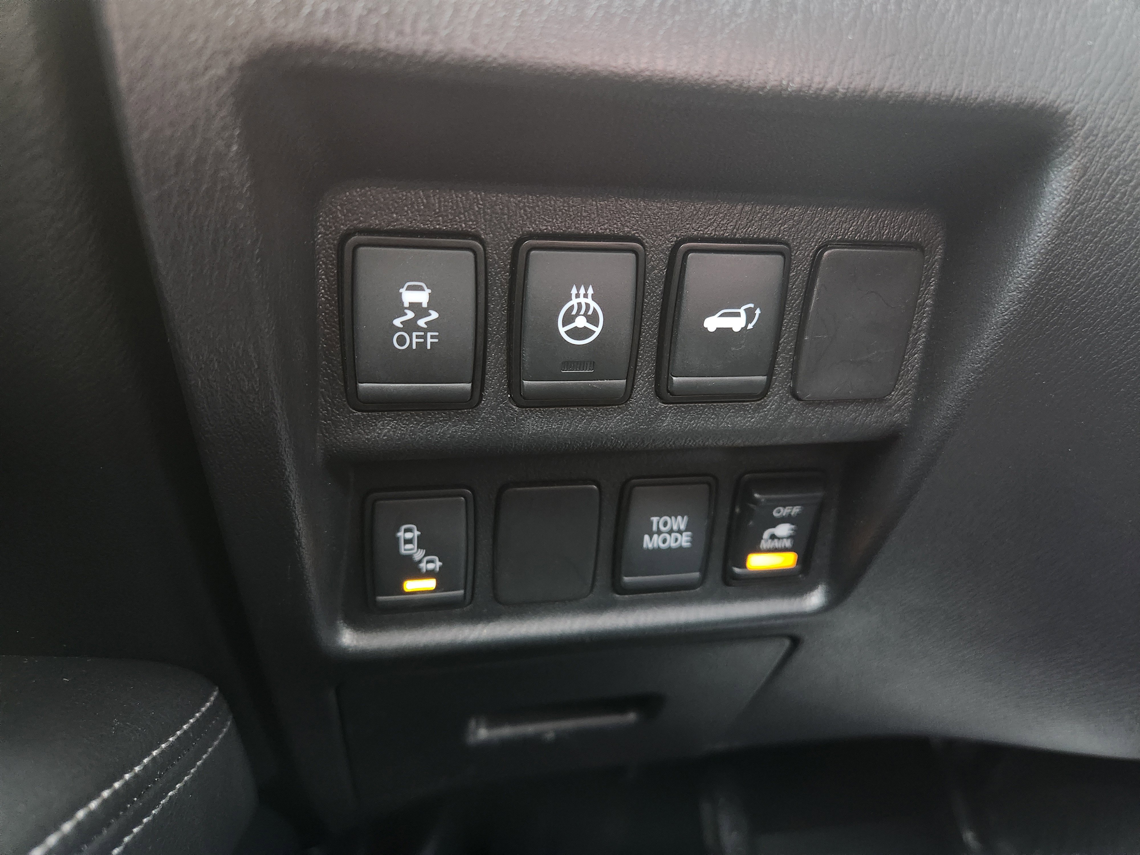 Used 2020 Nissan Pathfinder Platinum image 29