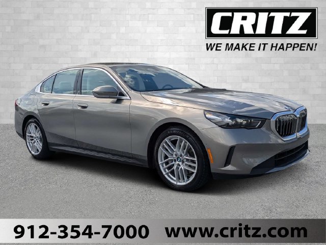 Used 2024 BMW 530i w/ Convenience Package RWD image 1