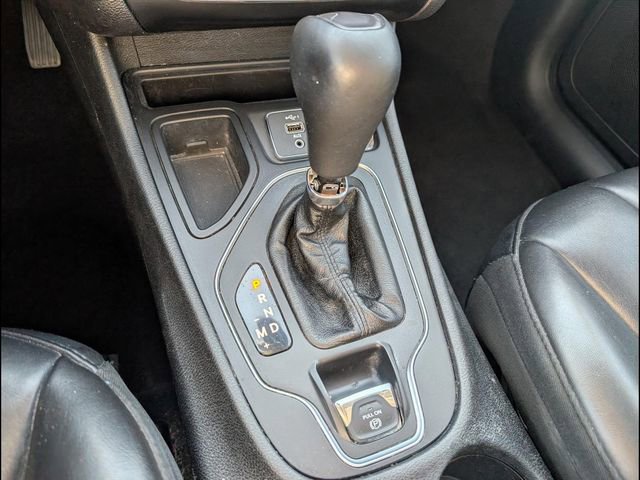 Used 2019 Jeep Cherokee Latitude Plus FWD image 14