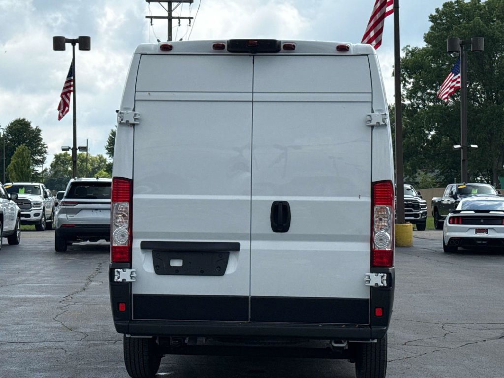 Used 2023 RAM ProMaster 2500 w/ Convenience Group FWD image 10