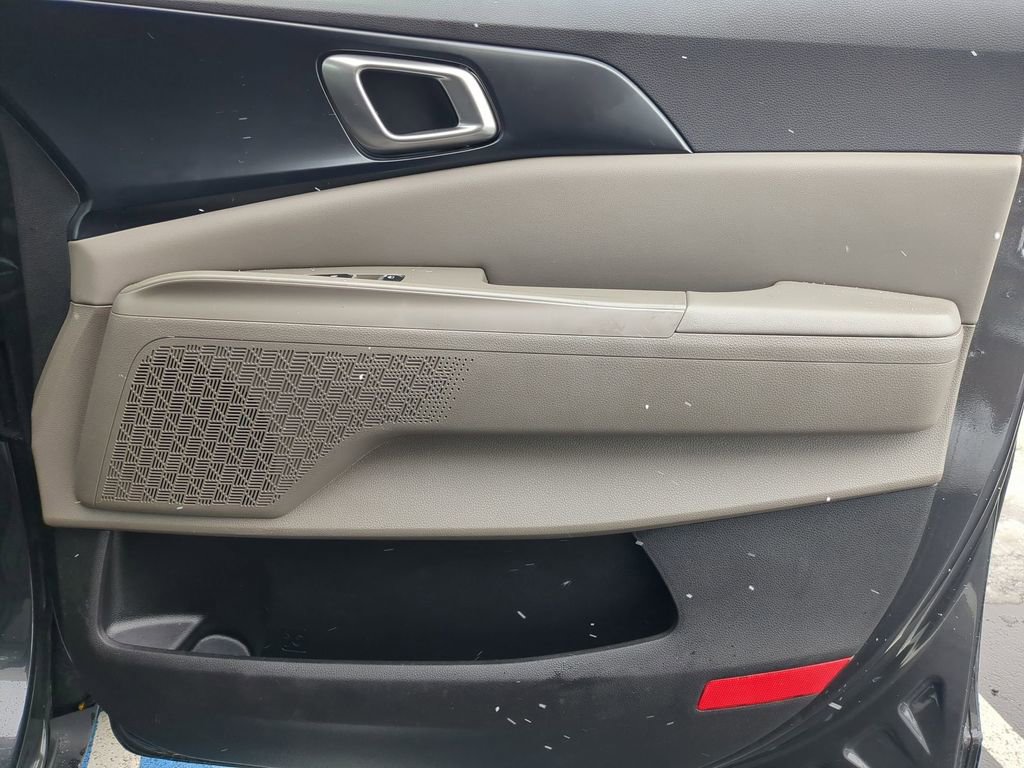 Used 2025 Kia Carnival image 35