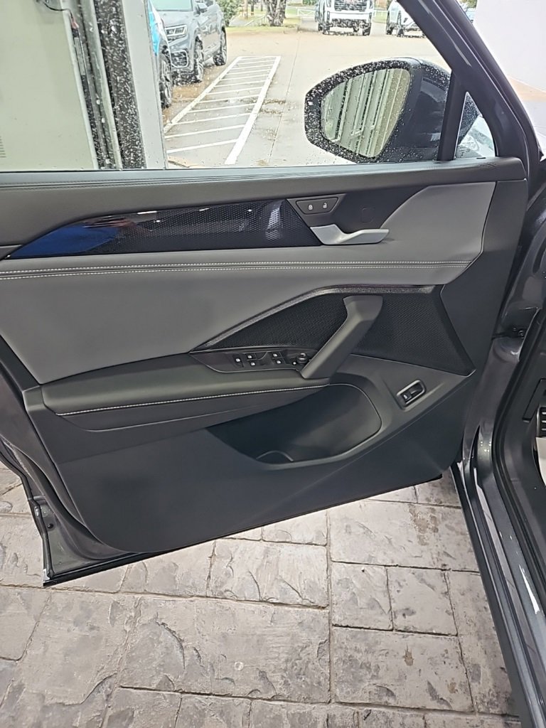 New 2026 Volkswagen Tiguan SE R-Line image 25