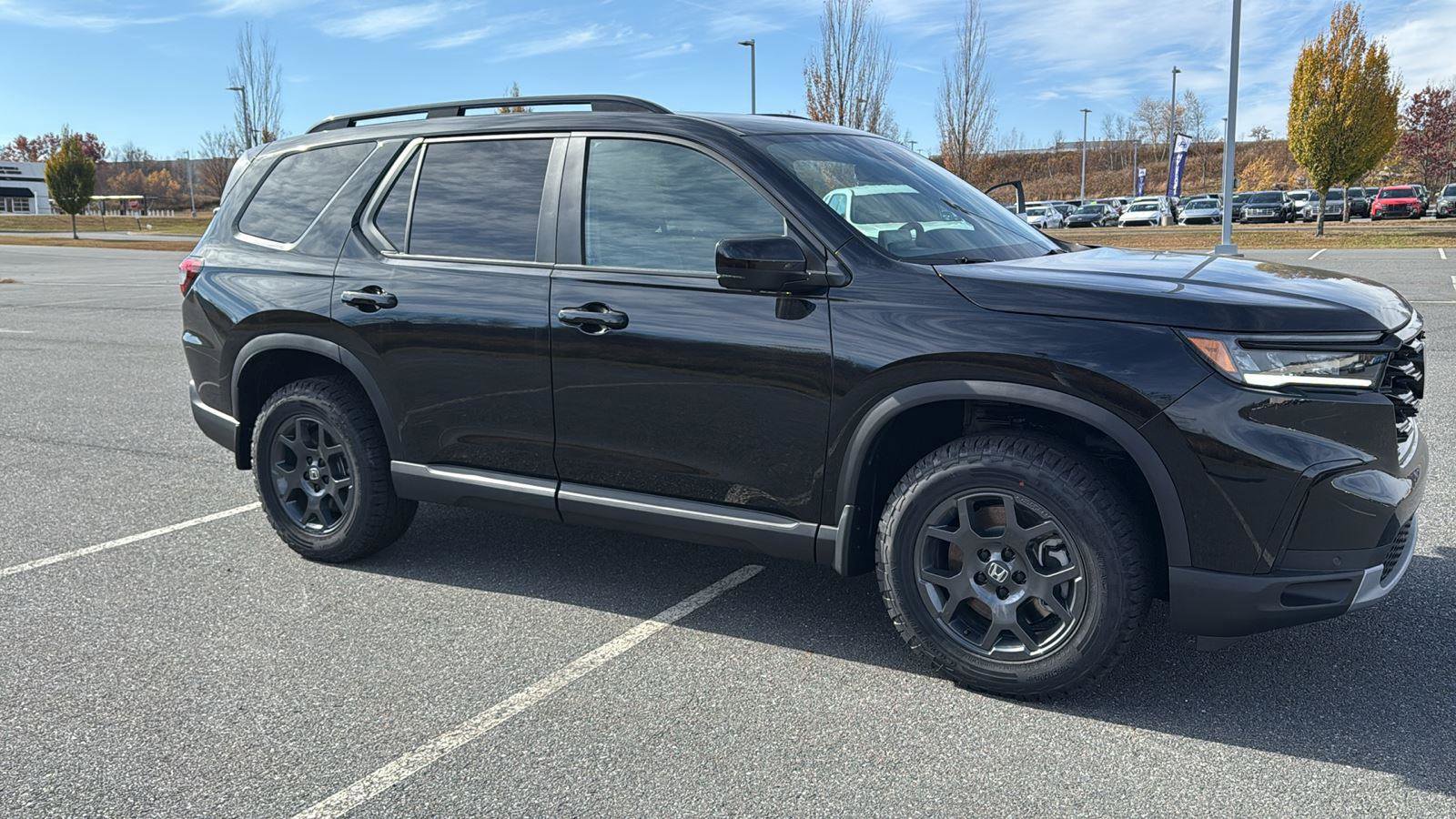 New 2025 Honda Pilot TrailSport image 2