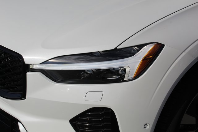 New 2026 Volvo XC60 B5 Plus w/ Climate Package image 9