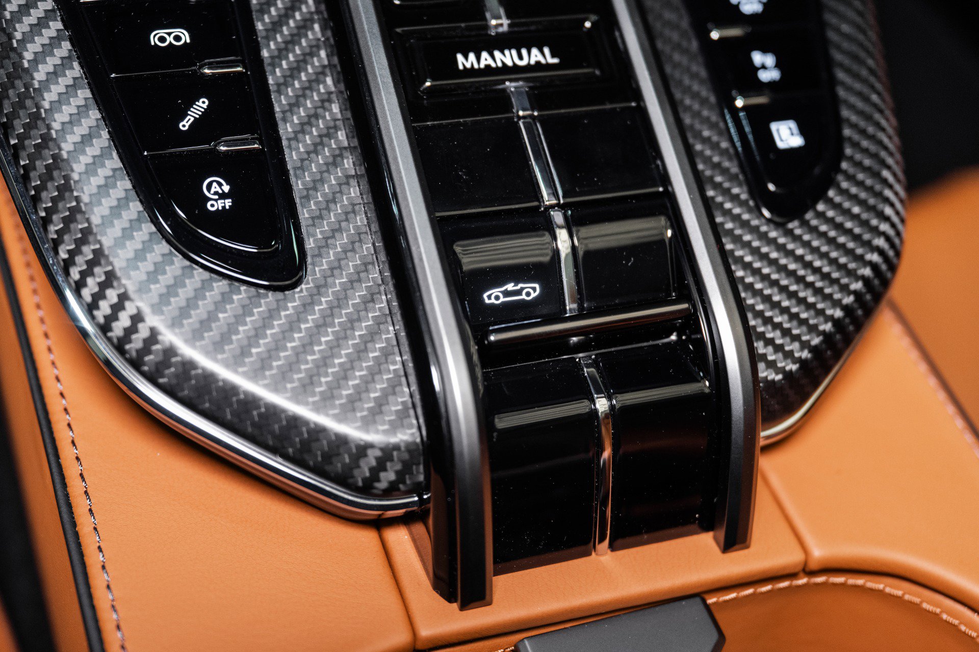 New 2026 Aston Martin V8 Vantage Roadster image 34