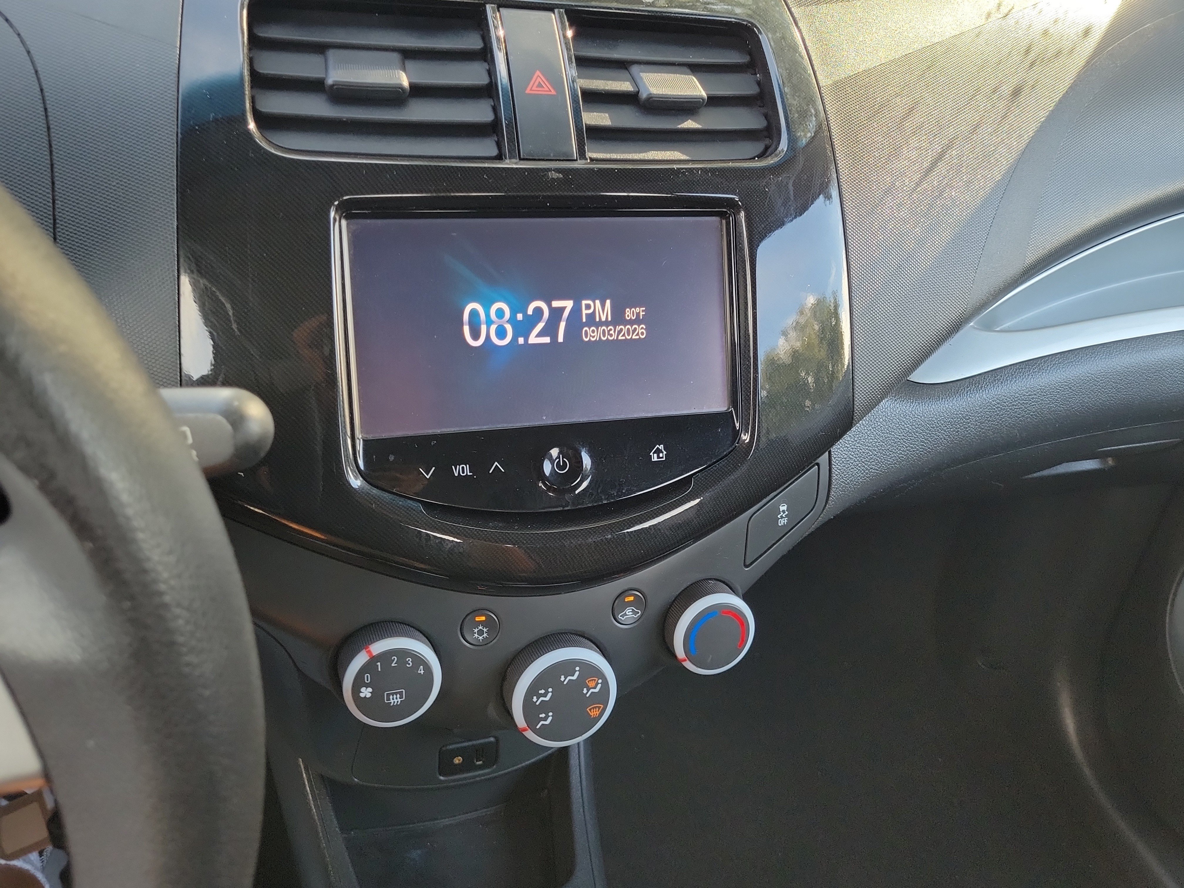 Used 2014 Chevrolet Spark LT FWD image 25