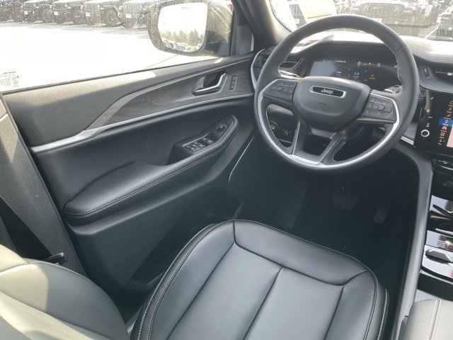 New 2026 Jeep Grand Cherokee Limited w/ Limited Altitude Package image 33