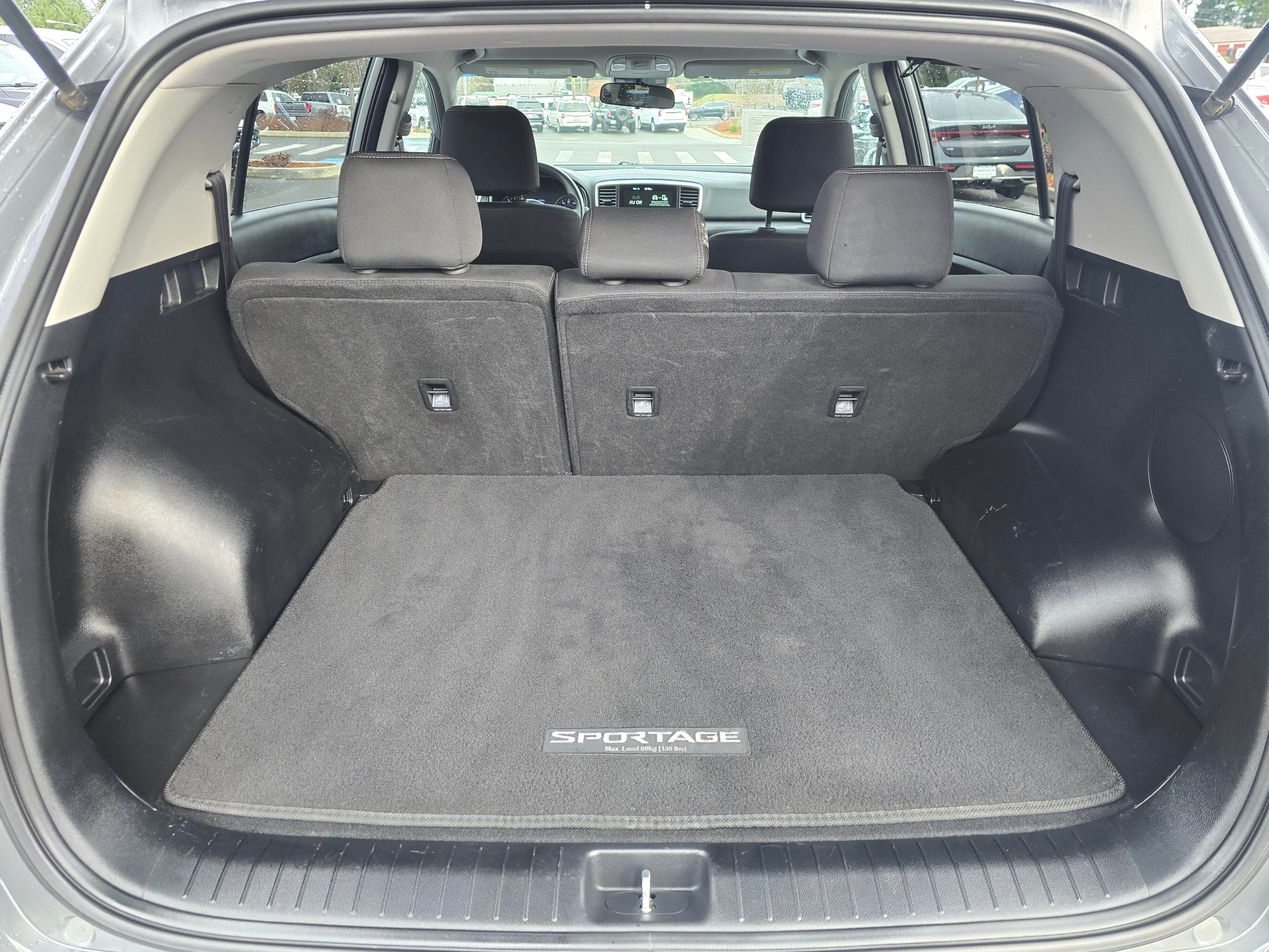 Used 2022 Kia Sportage LX image 11