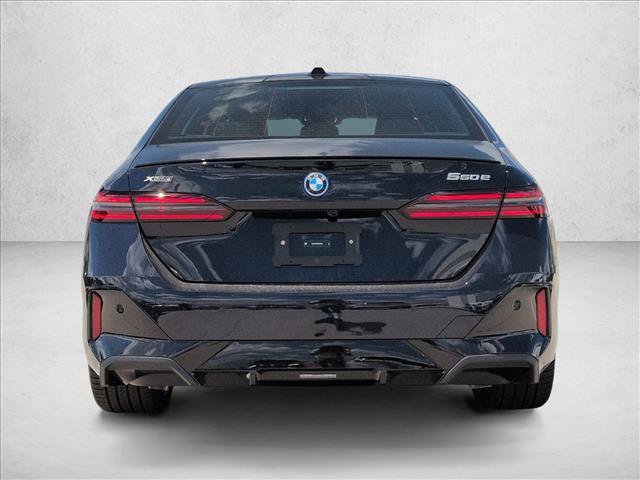 Used 2027 BMW 550e xDrive AWD/4WD image 8