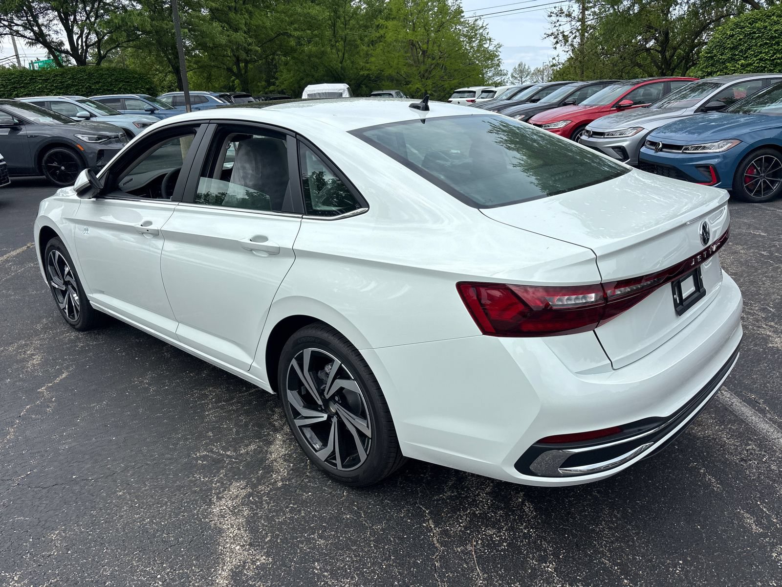 New 2026 Volkswagen Jetta SEL FWD image 7