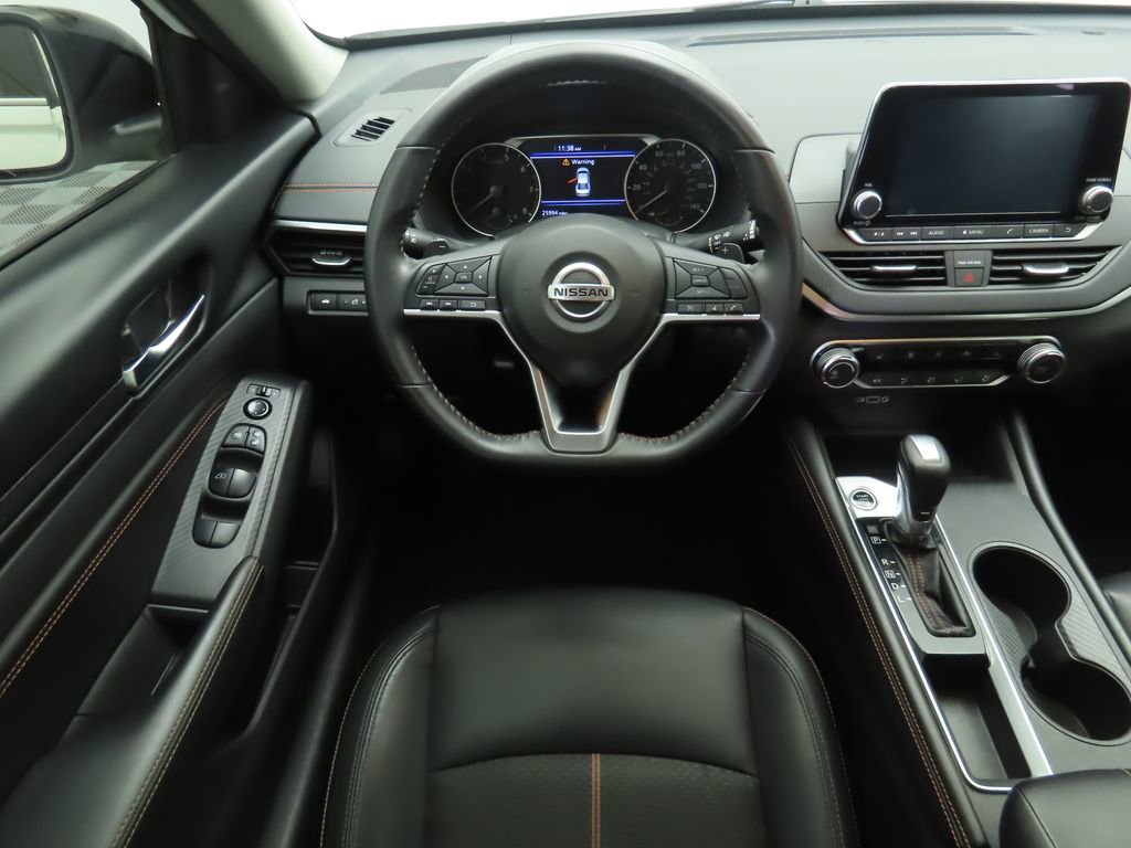 Used 2022 Nissan Altima 2.5 SR w/ Midnight Edition Package image 10