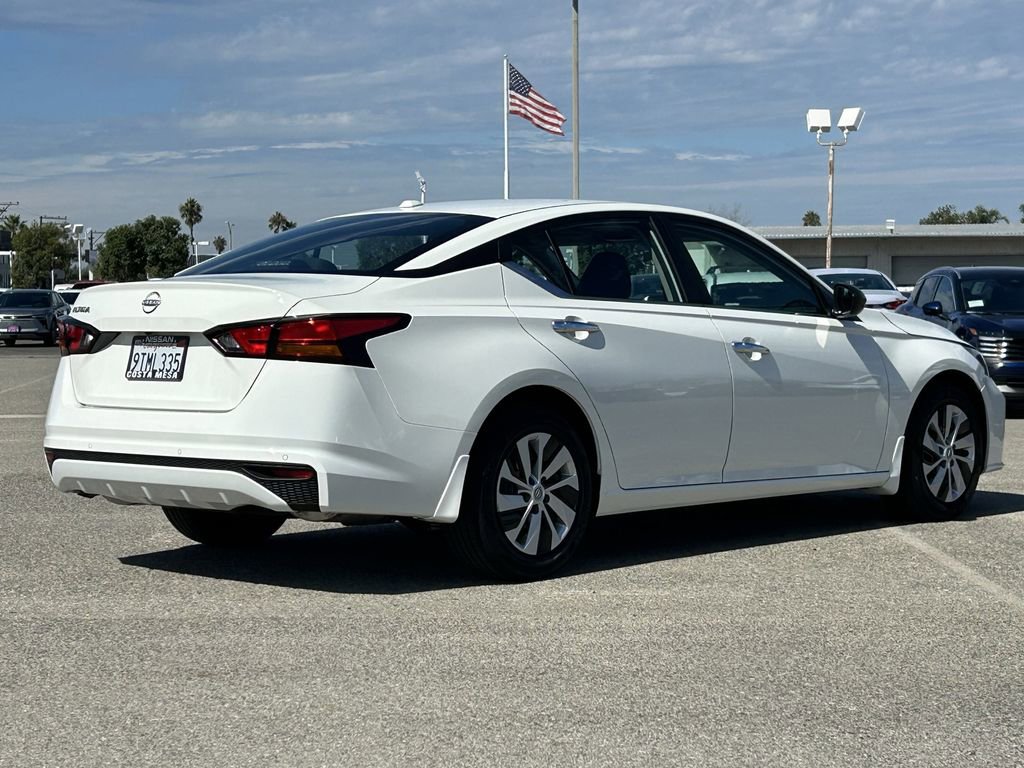 Used 2025 Nissan Altima 2.5 S image 4