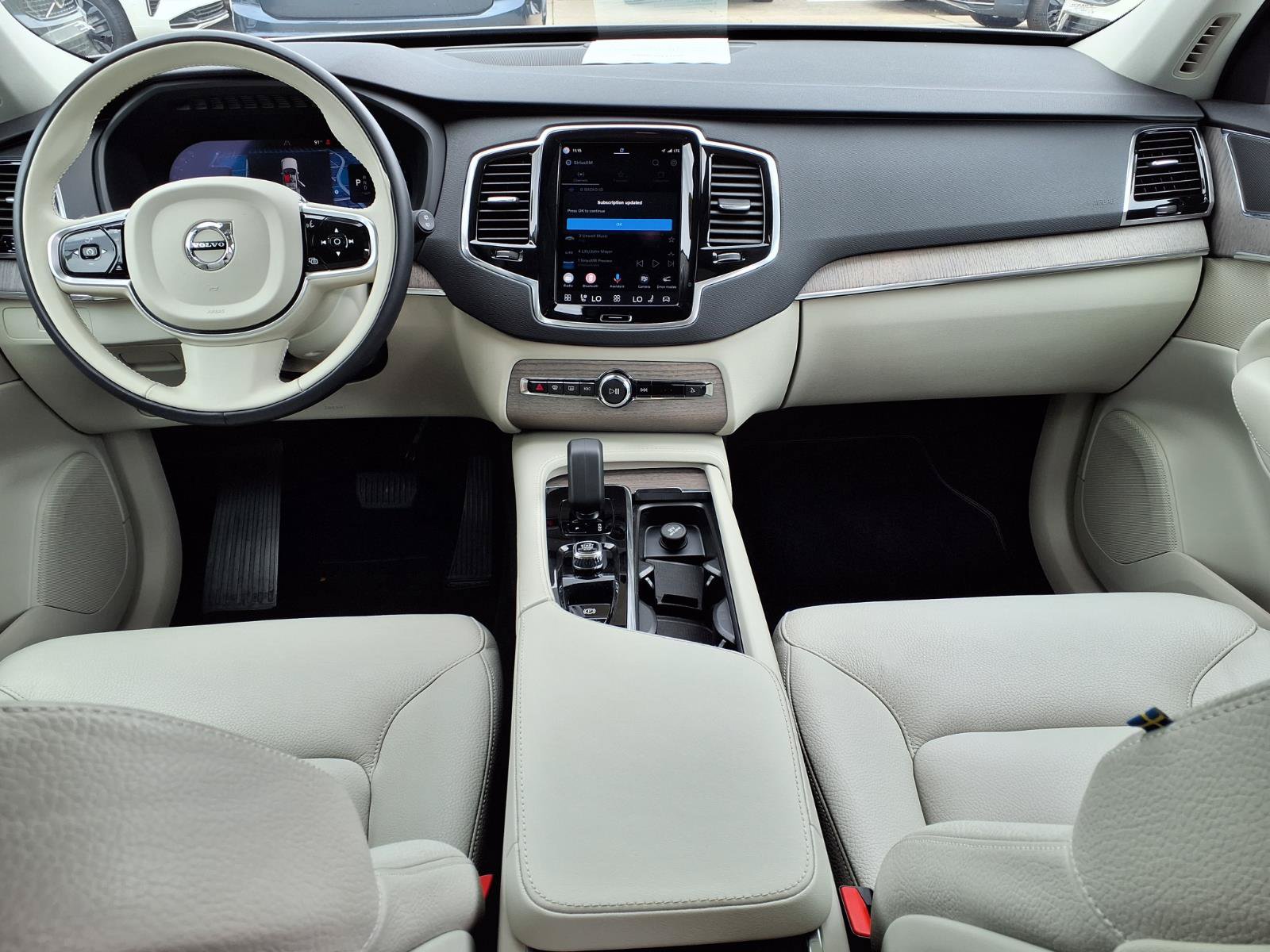 Certified 2023 Volvo XC90 B6 Plus AWD/4WD image 17
