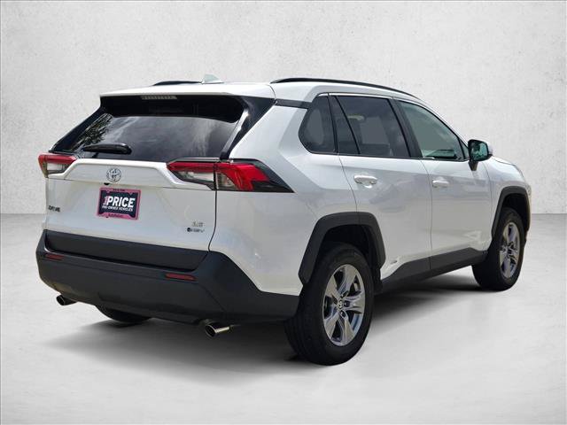 Used 2025 Toyota RAV4 LE AWD/4WD image 5