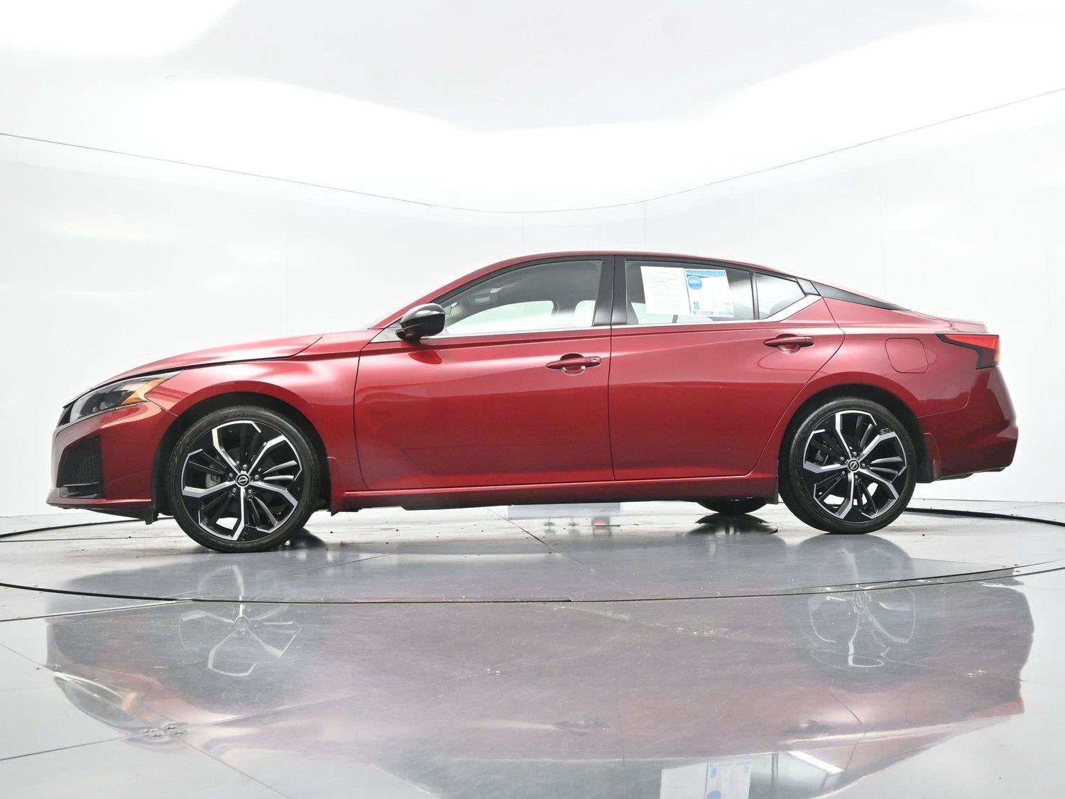 Used 2023 Nissan Altima 2.5 SR FWD image 43