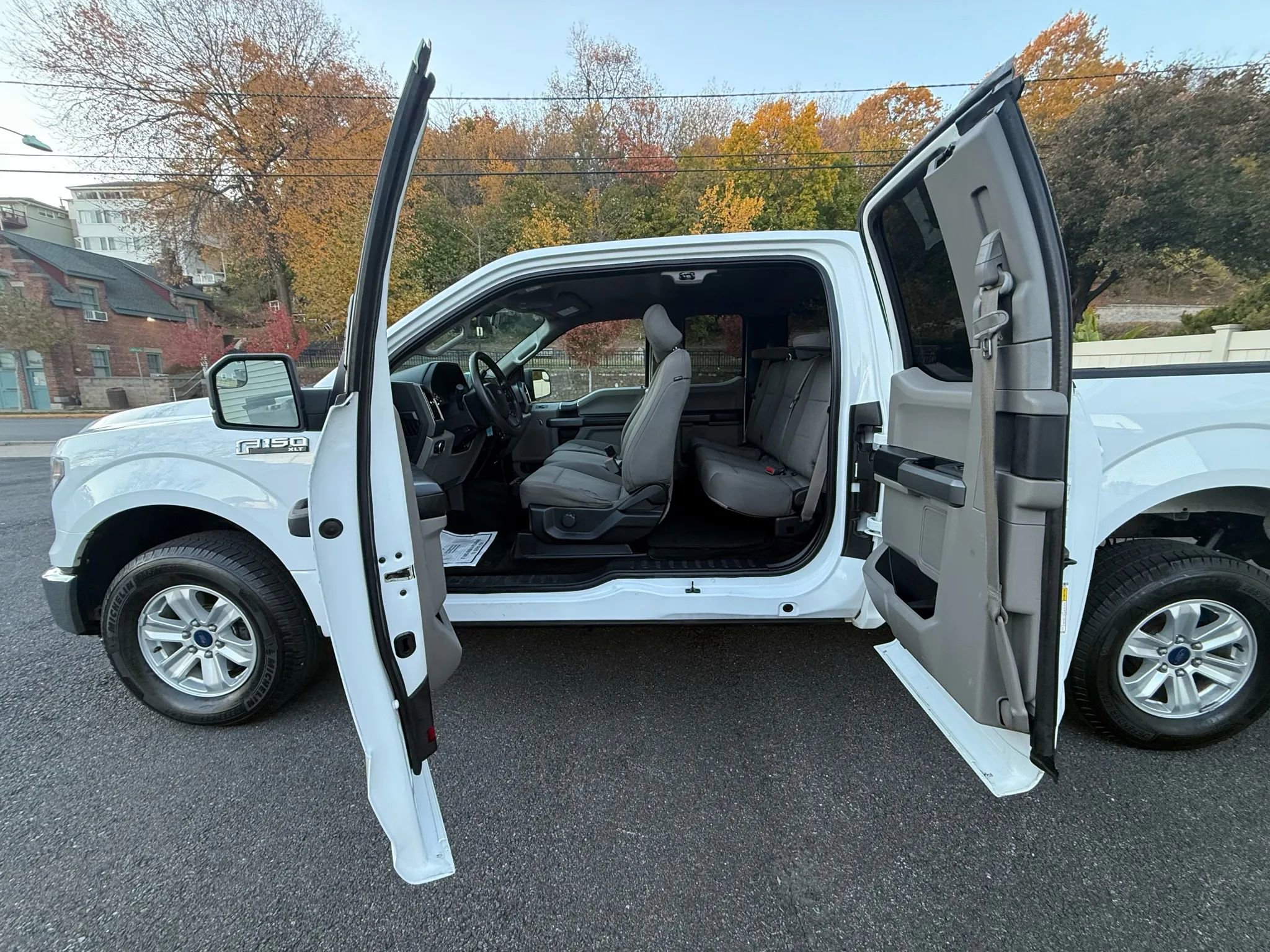 Used 2017 Ford F150 XLT w/ Trailer Tow Package image 29