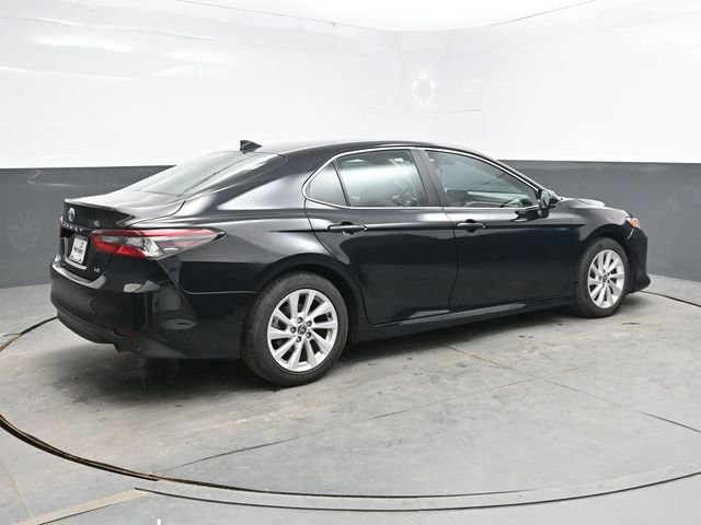 Used 2023 Toyota Camry LE FWD image 7