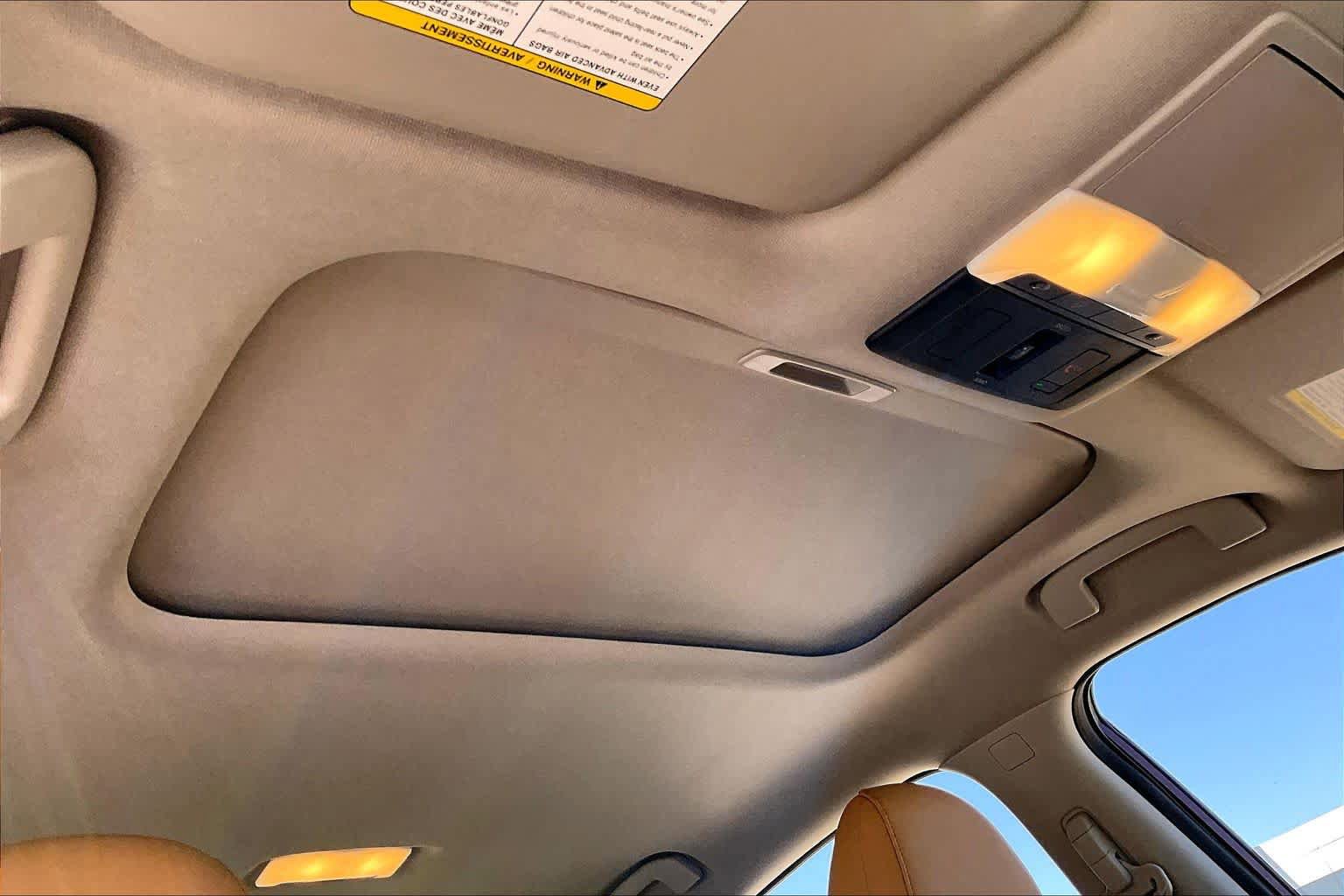 Used 2025 Nissan Sentra SV w/ SV Premium Package FWD image 14