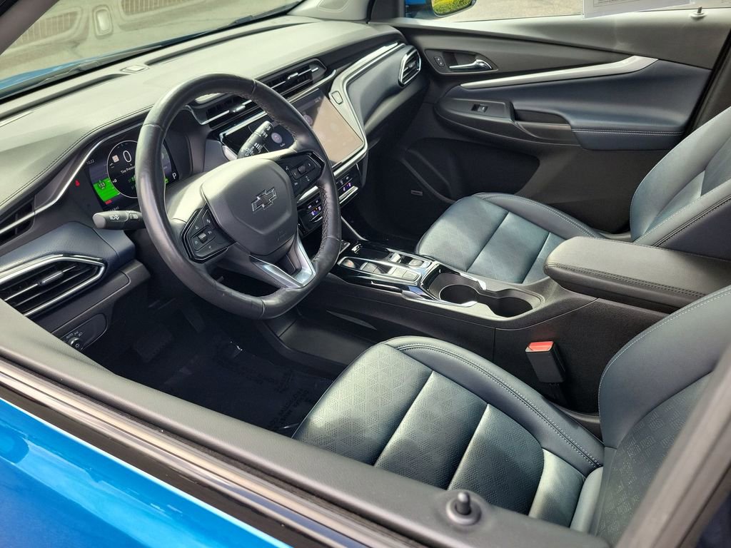 Used 2022 Chevrolet Bolt EUV Premier w/ Sun & Sound Package FWD image 10