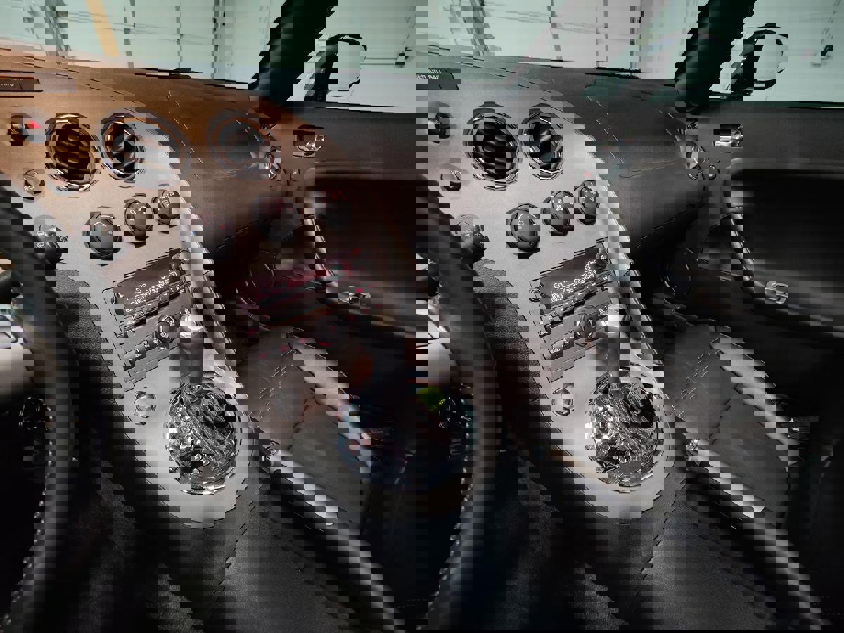 Used 2008 Pontiac Solstice GXP w/ Premium Package image 26