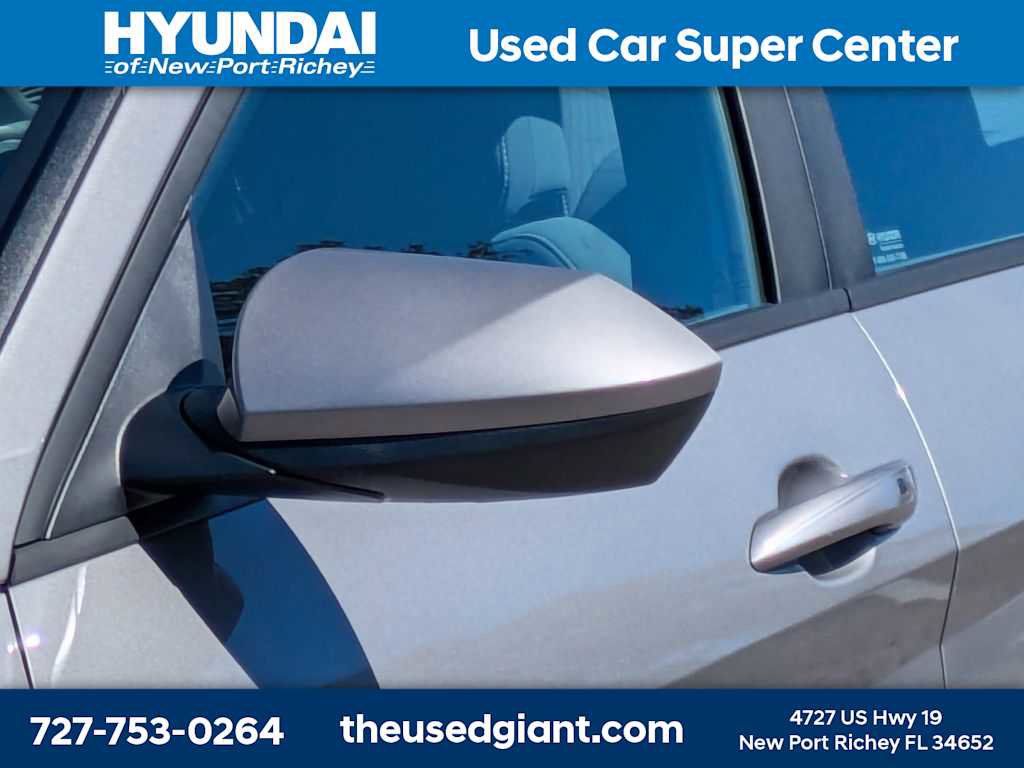 Used 2023 Hyundai Elantra SEL w/ Preferred Accessory Package image 11