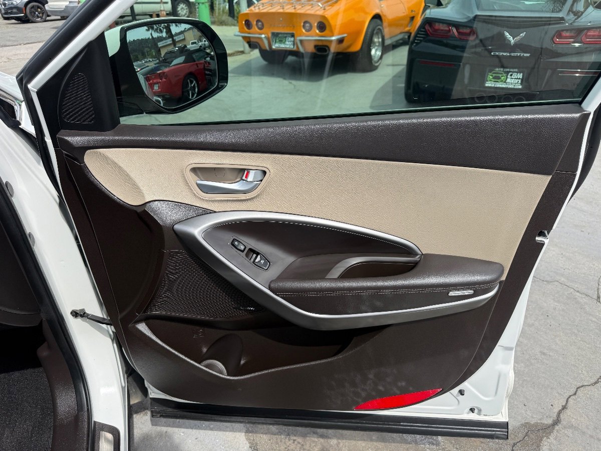 Used 2019 Hyundai Santa Fe XL FWD image 17
