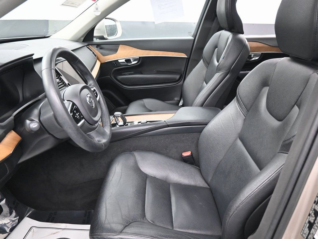 Used 2023 Volvo XC90 B6 Plus AWD/4WD image 27