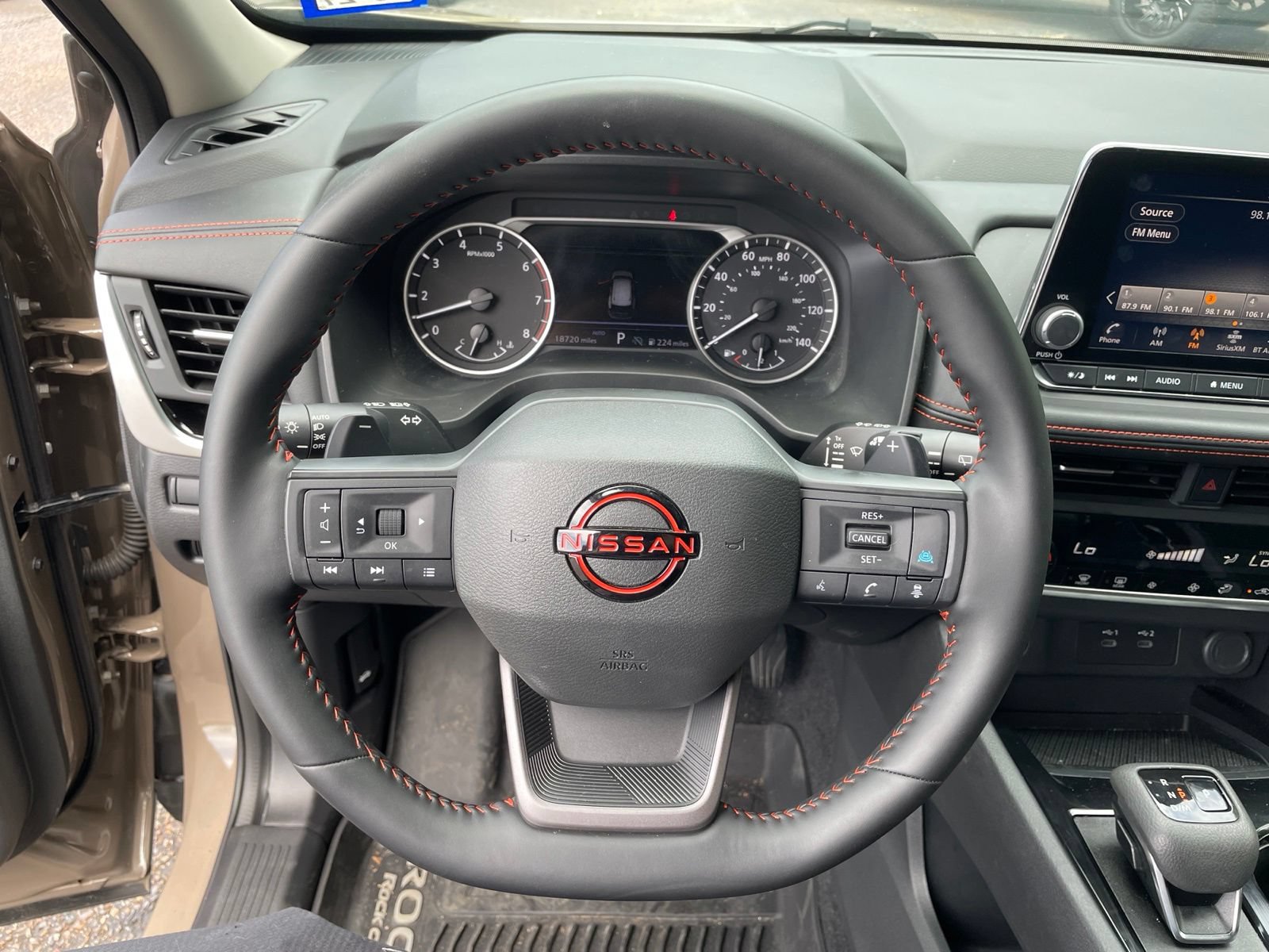 Used 2025 Nissan Rogue SV AWD/4WD image 18