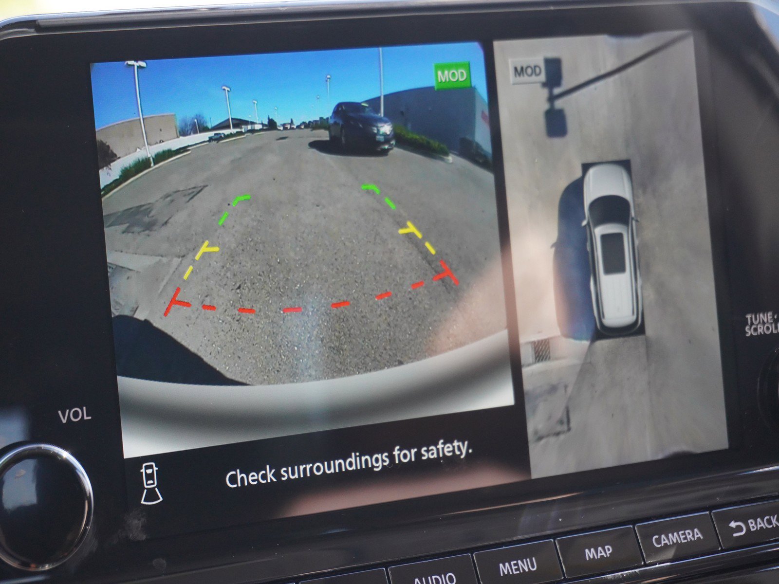 Used 2022 Nissan Pathfinder Platinum w/ Cargo Package image 31