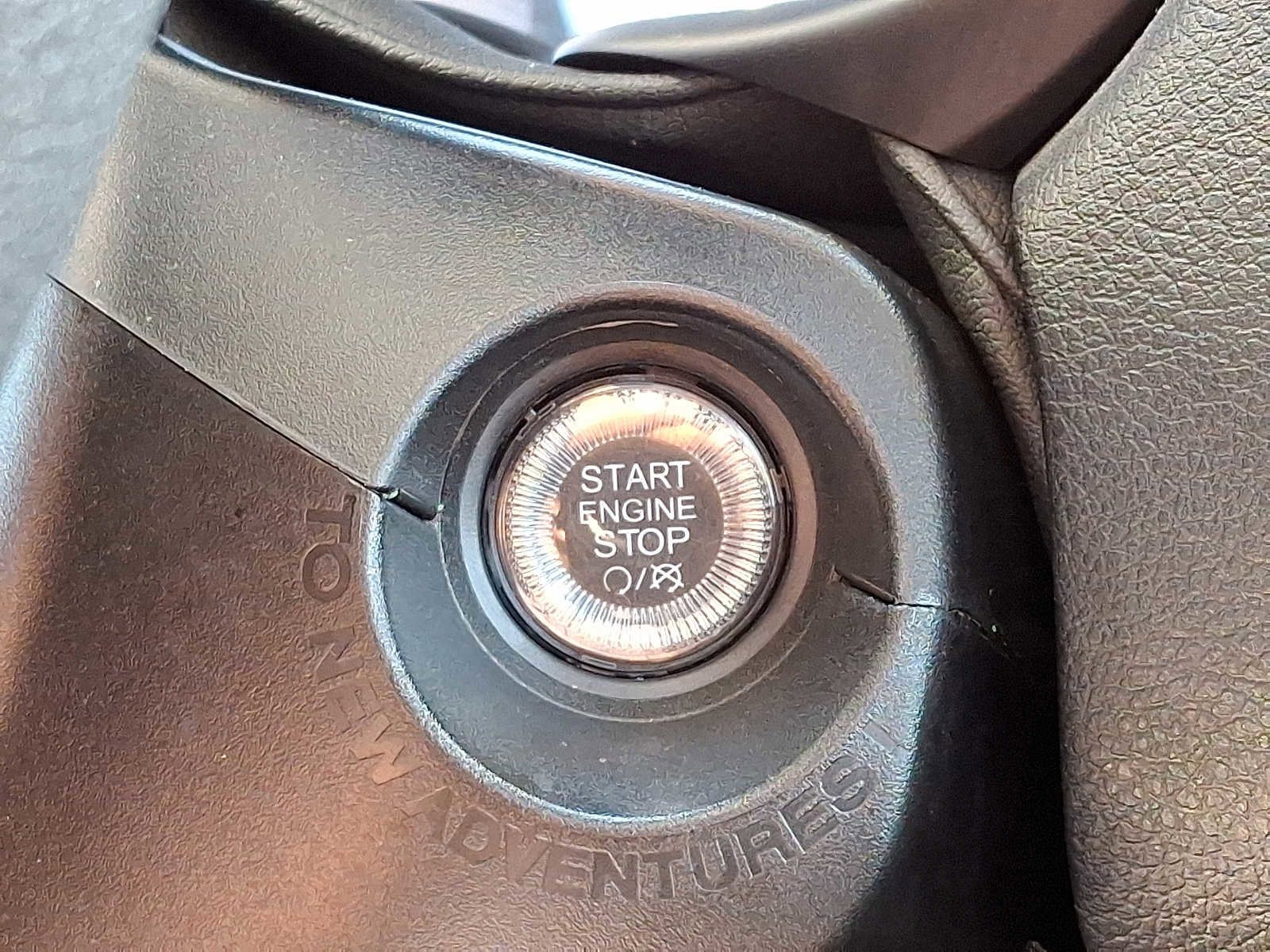 Certified 2023 Jeep Renegade Latitude w/ Sun & Fun Group image 26