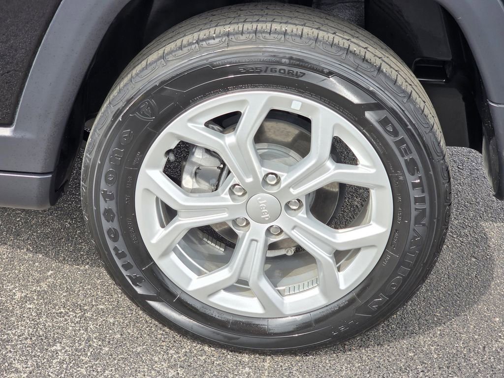 Used 2024 Jeep Compass Sport image 36