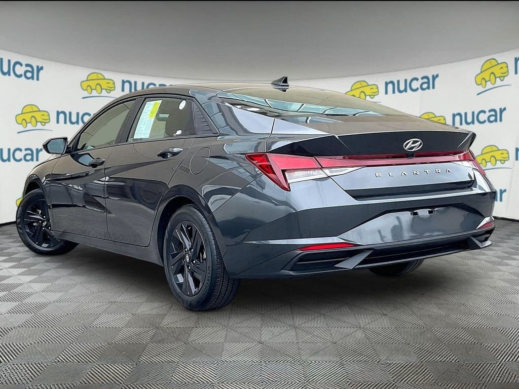 Used 2023 Hyundai Elantra SEL FWD image 4