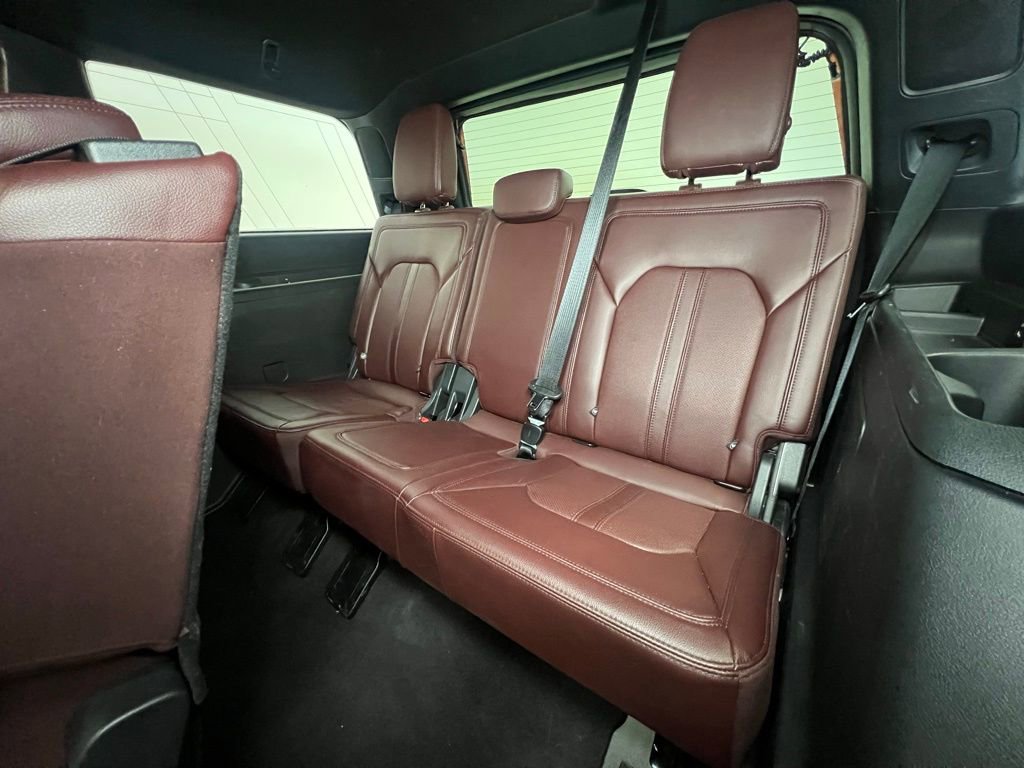 Used 2024 Ford Expedition Limited image 6