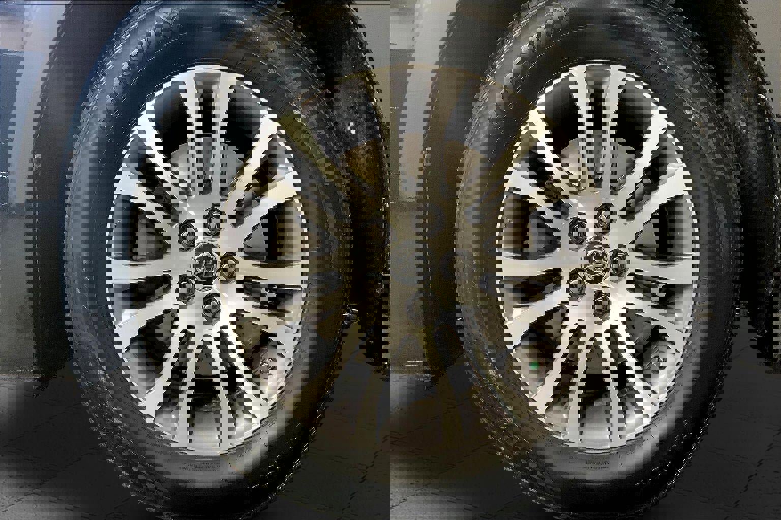 Used 2020 Toyota Sienna XLE image 9