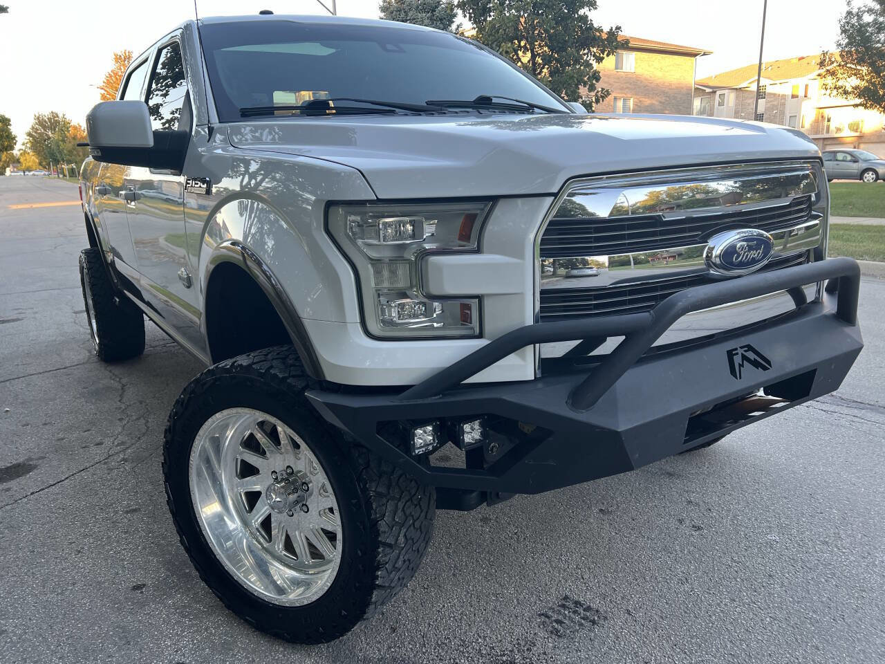 Used 2015 Ford F150 King Ranch w/ Equipment Group 601A Luxury AWD/4WD image 9