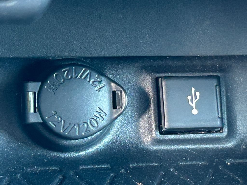 Used 2021 Toyota RAV4 XLE AWD/4WD image 15