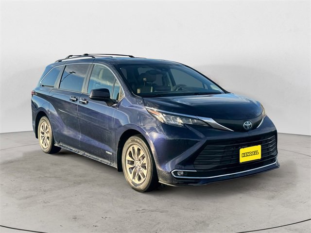 Used 2021 Toyota Sienna XLE image 7