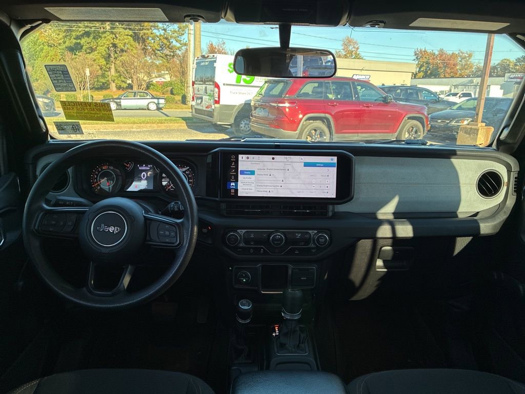 Used 2024 Jeep Wrangler Sport image 19